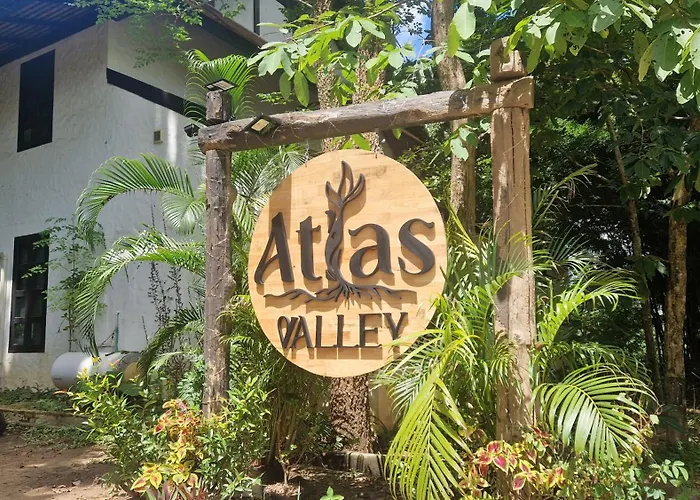 Atlas Valley (Adults Only) Pai